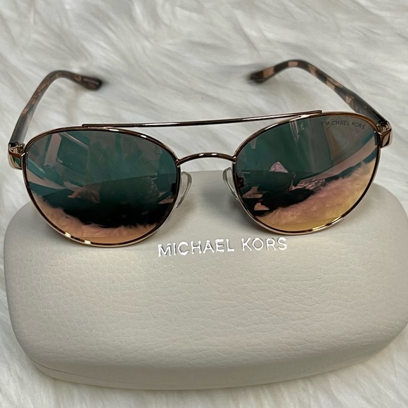 MICHAEL KORS AVIATOR STYLE MIRRORED SUNGLASSES NIB - Picture 2 of 16
